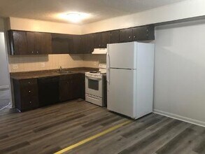 244 Oakville Ave, Unit H in Waterbury, CT - Foto de edificio - Building Photo