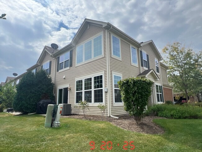 10070 Cummings St in Huntley, IL - Building Photo - Building Photo