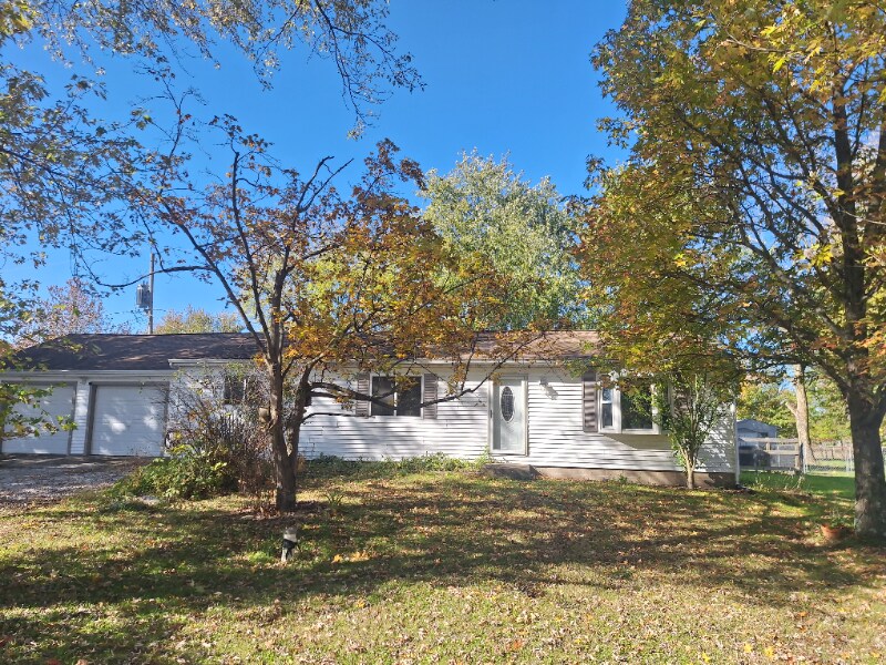 5268 Summit Rd SW in Pataskala, OH - Building Photo