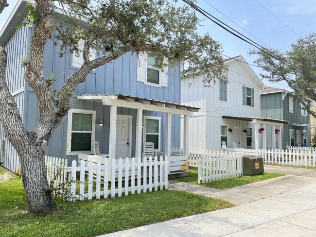 4212 TX-35 BUS in Rockport, TX - Foto de edificio - Building Photo