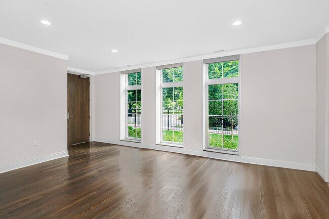 1320 W Lexington St in Chicago, IL - Building Photo - Building Photo