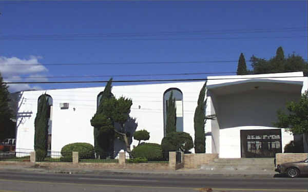 13969 Foothill Blvd in Sylmar, CA - Foto de edificio