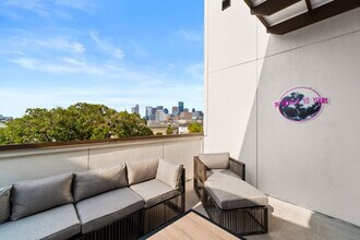 2103 McGowen St in Houston, TX - Building Photo - Building Photo