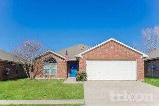 10712 Braemoor Dr in Haslet, TX - Building Photo