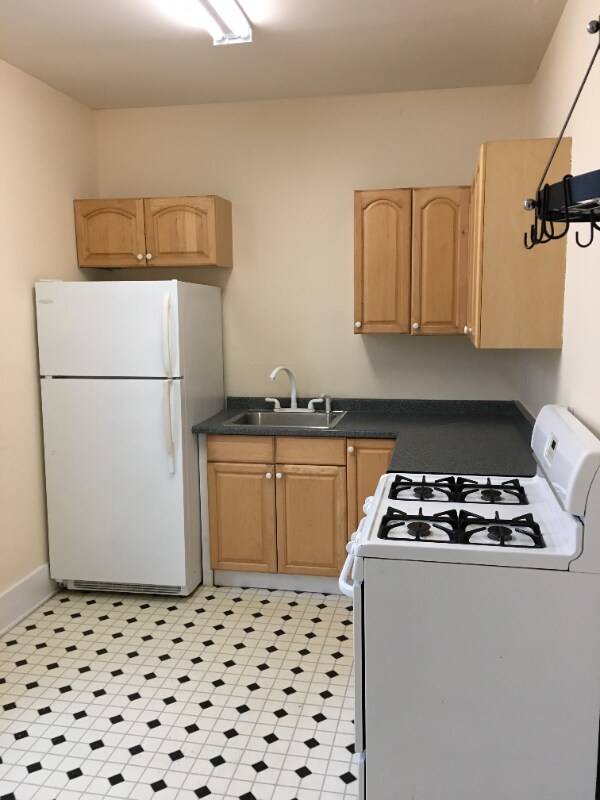 property at 1517 Plainfield Ave NE