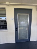 687 Durham Cir in Deerfield Beach, FL - Building Photo