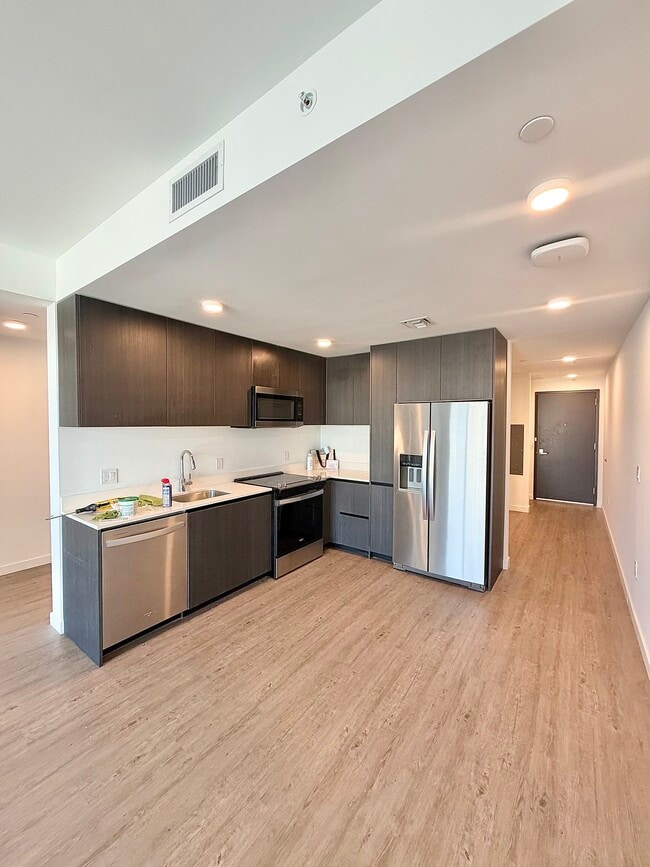 property at 2000 N Bayshore Dr