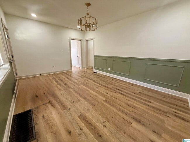 212 Bankhead Hwy W in Birmingham, AL - Foto de edificio - Building Photo