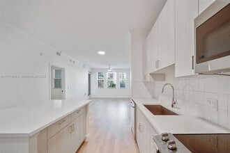 10170 SW 7th St, Unit 39-409 in Pembroke Pines, FL - Building Photo - Building Photo