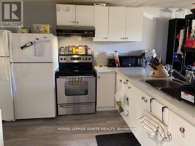 65 Hickling Trail in Barrie, ON - Building Photo - Building Photo