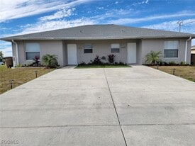 2210 Haviland Ave S in Lehigh Acres, FL - Building Photo