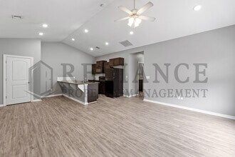 8804 E Chris St in Bel Aire, KS - Building Photo - Building Photo