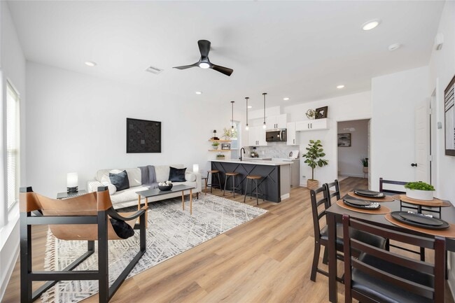 5809 Senior in Houston, TX - Building Photo - Building Photo