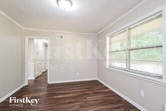 5120 Hudgins Rd in Memphis, TN - Foto de edificio - Building Photo