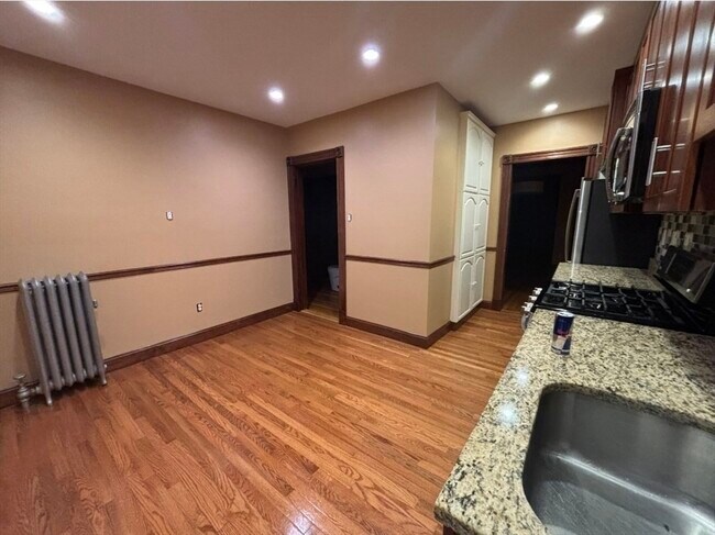 121-123-123 Willow St in Boston, MA - Building Photo - Building Photo