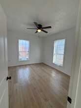 102 1/2 N Cypress Ave in Hubbard, TX - Foto de edificio - Building Photo