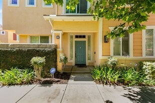 2982 Arbolitos Ln in Simi Valley, CA - Building Photo