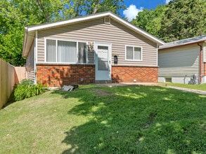 10437 Count Dr in St. Louis, MO - Building Photo - Building Photo