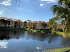 2240 E Preserve Way in Miramar, FL - Foto de edificio - Building Photo