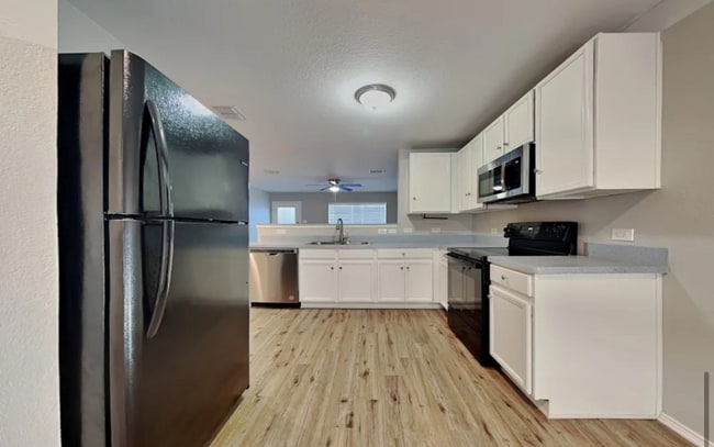 1501 Queens Brook Ln in Fort Worth, TX - Foto de edificio - Building Photo