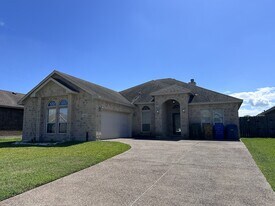5813 Aava Dr in Corpus Christi, TX - Building Photo