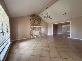 5850 Dacy Ln in Buda, TX - Building Photo