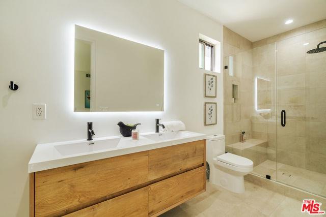 1343 S Ogden Dr in Los Angeles, CA - Building Photo - Building Photo