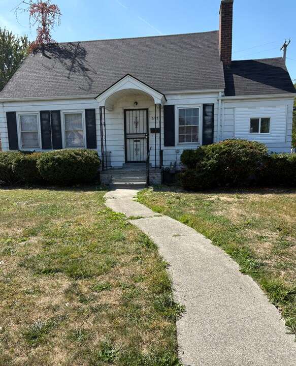 5115 Farmbrook St in Detroit, MI - Foto de edificio