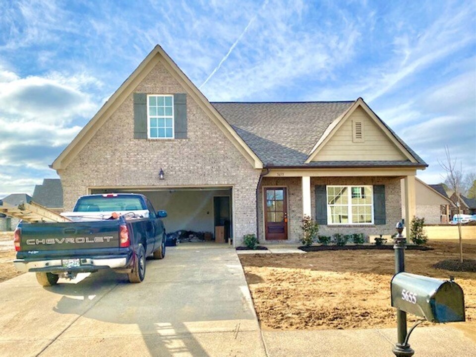 5636 Matthew Dr in Horn Lake, MS - Building Photo