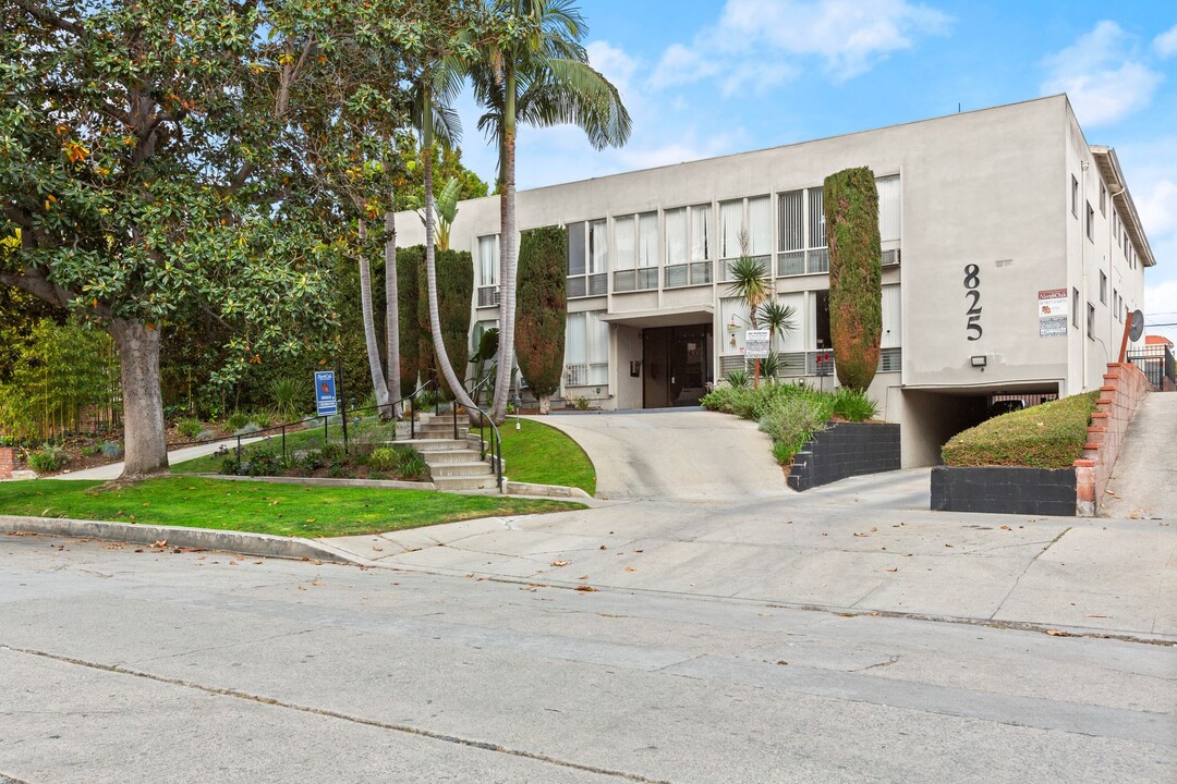 825 S. WINDSOR in Los Angeles, CA - Foto de edificio