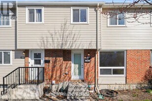 2001 Kelden Crescent in Ottawa, ON - Building Photo