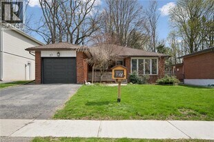 27 Silverspring Crescent in Kitchener, ON - Building Photo
