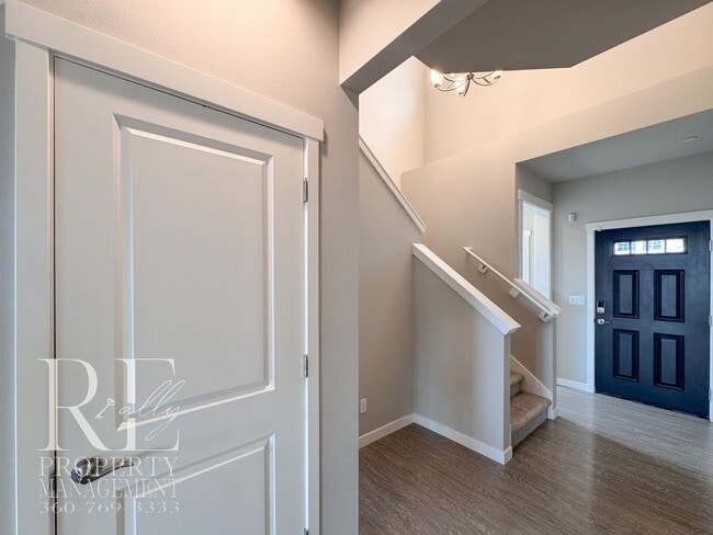 748 Freedom Ct SE in Port Orchard, WA - Building Photo - Building Photo