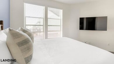 101 S Center St, Unit 644 in Arlington, TX - Building Photo - Building Photo