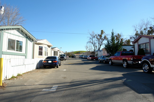 Vacaville Mobile Home Park in Vacaville, CA - Building Photo - Building Photo