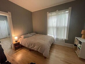 432 University Ave NE in Minneapolis, MN - Building Photo - Building Photo