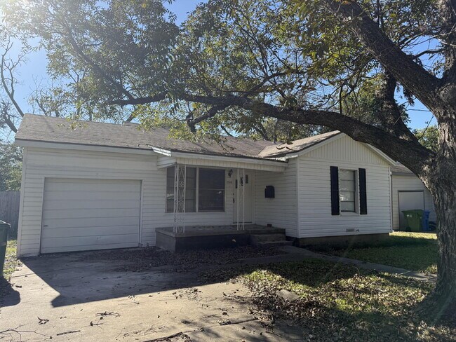 3920 Maple Ave in Waco, TX - Building Photo - Building Photo