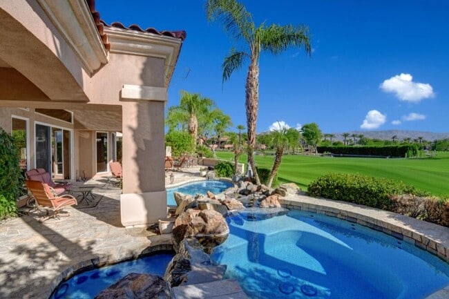 348 Tomahawk Dr in Palm Desert, CA - Building Photo - Building Photo
