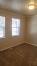 1045 N 130 W in Logan, UT - Foto de edificio - Building Photo