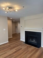 623 Olmsted Park Pl, Unit D in Charlotte, NC - Building Photo - Building Photo