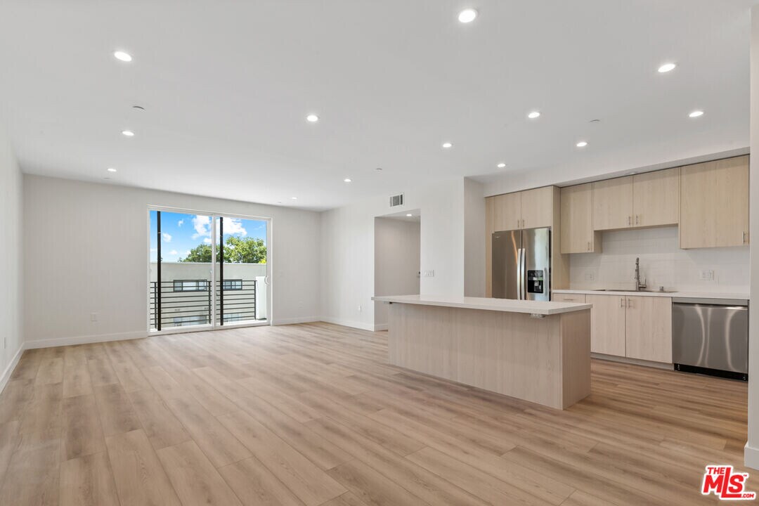 6603 Fulton Ave in Los Angeles, CA - Building Photo