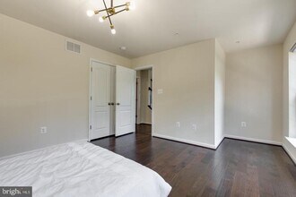 7201 Thackley Way in Elkridge, MD - Building Photo - Building Photo