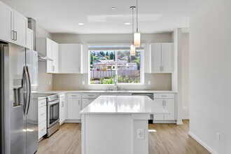 3618 W Mukilteo Blvd in Everett, WA - Foto de edificio - Building Photo