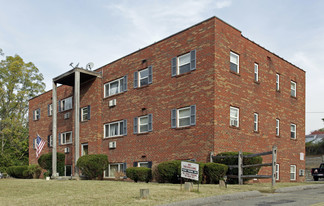 2621-2629 Hunt Rd Apartments