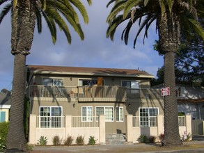 6627-6631 La Jolla Blvd in La Jolla, CA - Foto de edificio - Building Photo