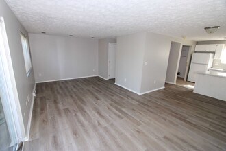 2131 Kensington Dr in Dayton, OH - Building Photo - Building Photo