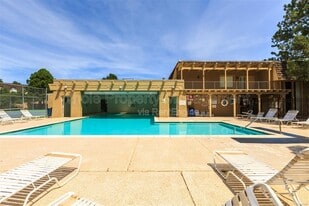 7335 E Quincy Ave in Denver, CO - Building Photo