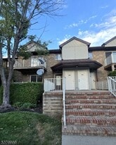 4605 Birchwood Ct in North Brunswick, NJ - Building Photo