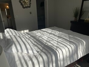 7249 N Lakeside Ct in Peoria, IL - Building Photo - Building Photo