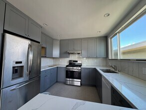 14 Ocean Grove Ave in Daly City, CA - Building Photo - Building Photo